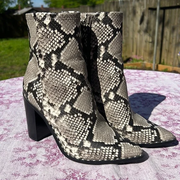 Aldo Shoes Aldo Snakeskin Pattern Ankle Boots Size 75 Eur 38 Poshmark